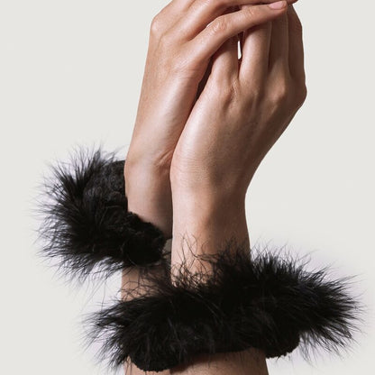 ADRIEN LASTIC - METAL HANDCUFFS WITH BLACK FEATHERS